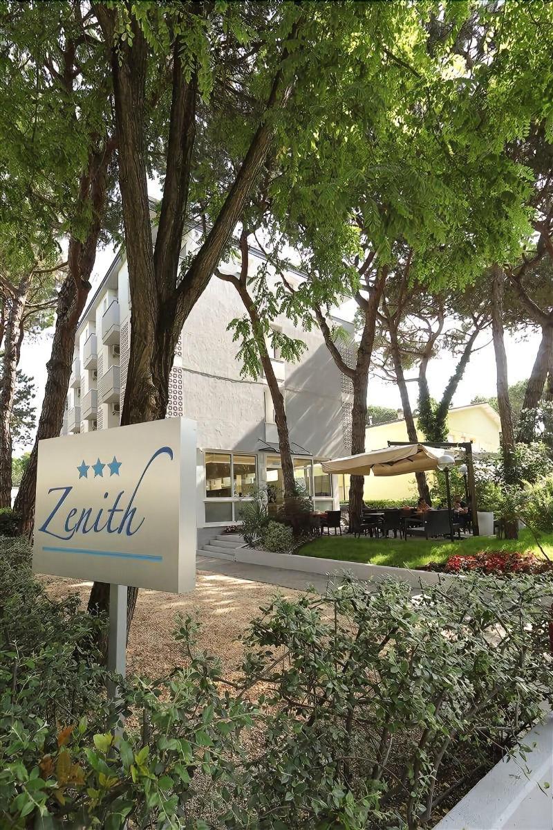 Hotel Meuble Zenith Линьяно-Саббьядоро Экстерьер фото